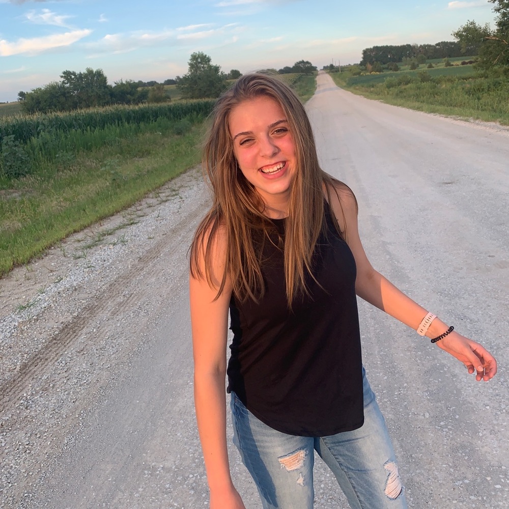 Meet your Posher, Ella